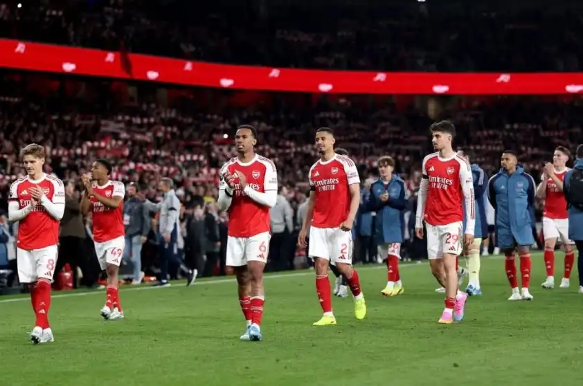 Với việc đã vô địch sớm 1 vòng Arsenal sẽ khong bị áp lực ở vòng đấu cuối Với việc đã vô địch sớm 1 vòng Arsenal sẽ khong bị áp lực ở vòng đấu cuối